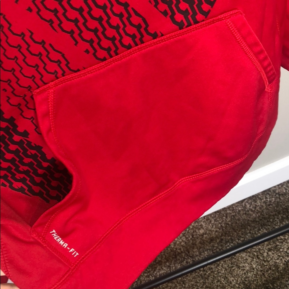 Nike Red Sweatshirt Pullover Hoodie Graphic - Picture 4 of 5